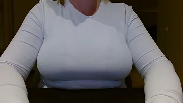 Esmee-Xxx online show from November 16, 2025, 6:57 pm