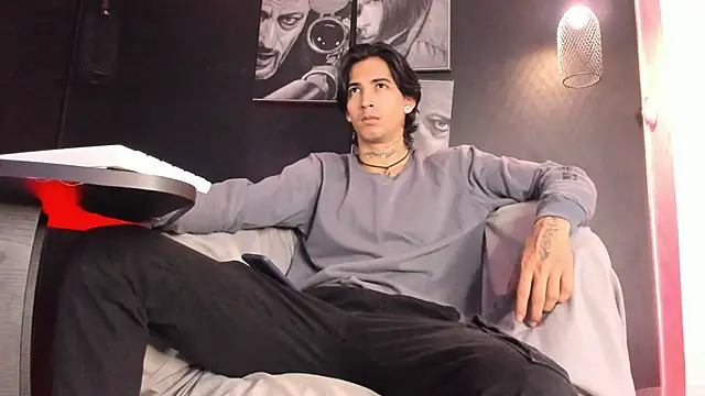 Snapshot of jett_savage chatting on November 5, 2025, 1:33 pm jett savage online show from November 5, 2025, 1:33 pm