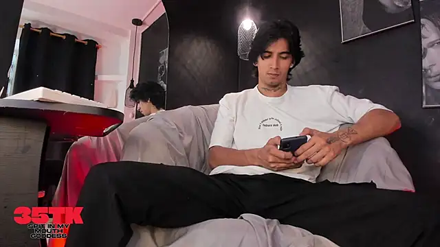 Snapshot of jett_savage chatting on November 25, 2025, 2:39 pm jett savage online show from November 25, 2025, 2:39 pm