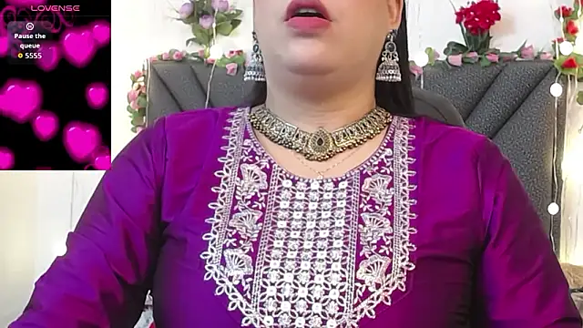 Snapshot of IndraKaur_ chatting on February 12, 2026, 12:33 pm IndraKaur online show from February 12, 2026, 12:33 pm