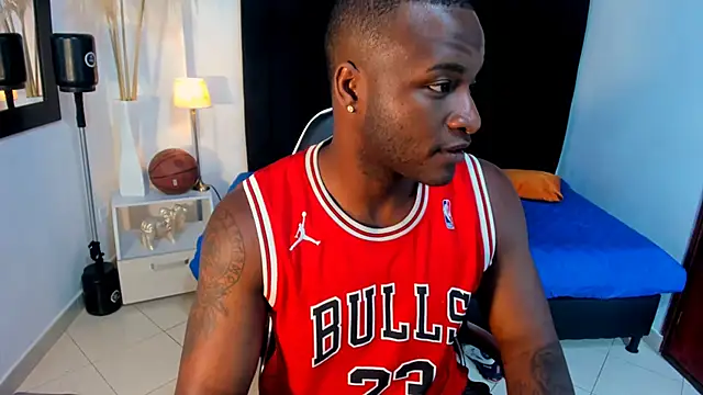 chrstian lewis1 online show from November 21, 2025, 2:05 pm