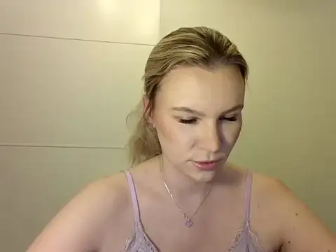 SadieBrilliance online show from October 14, 2025, 6:09 pm