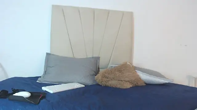  Miaa khalifa  online show from November 13, 2025, 12:48 pm