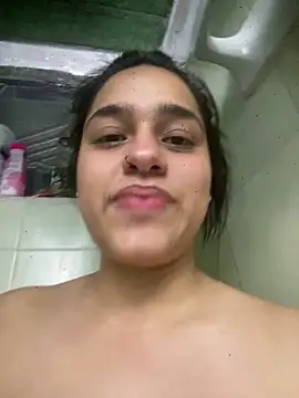 crystaldarliing online show from May 15, 2026, 8:16 pm