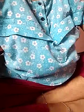 Snapshot of Cuthira chatting on September 15, 2025, 5:40 am Cuthira online show from September 15, 2025, 5:40 am