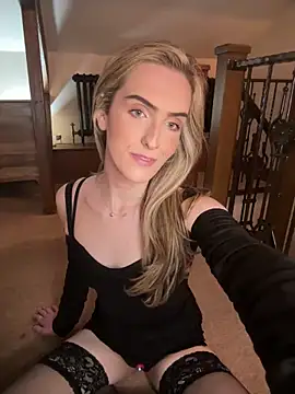 Snapshot of Dorinda_23X chatting on November 11, 2025, 1:33 pm Dorinda 23X online show from November 11, 2025, 1:33 pm