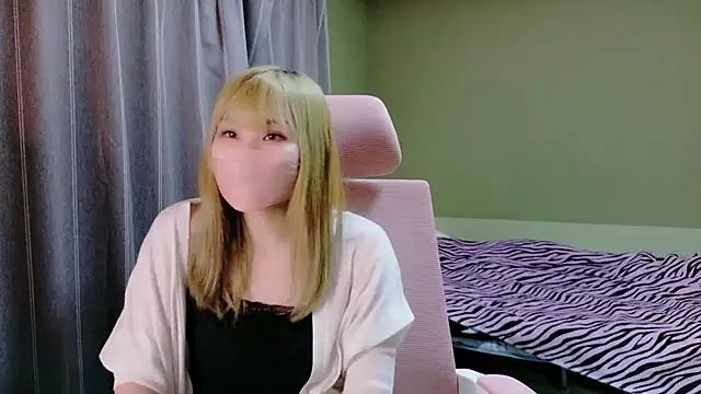 Snapshot of miyu0002 chatting on September 28, 2025, 1:38 pm miyu0002 online show from September 28, 2025, 1:38 pm