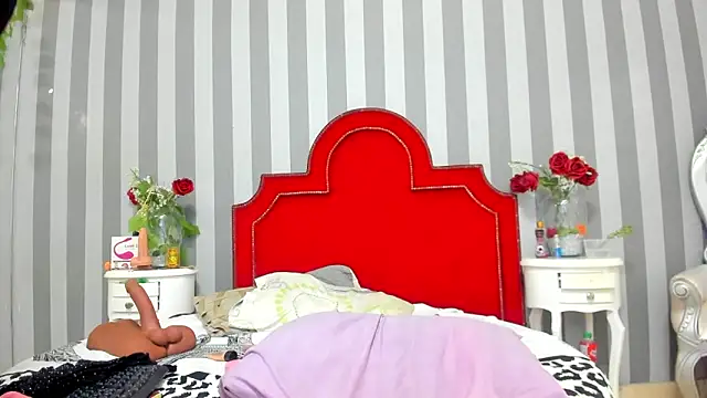 Salomee hernandez online show from December 4, 2025, 12:47 pm