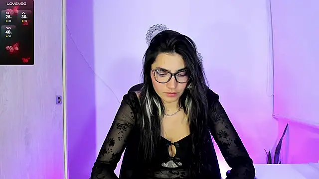 Snapshot of bella_thorne3 chatting on September 13, 2025, 1:05 am bella thorne3 online show from September 13, 2025, 1:05 am