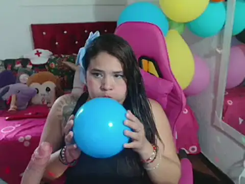 rous-kinky online show from November 19, 2025, 3:34 pm