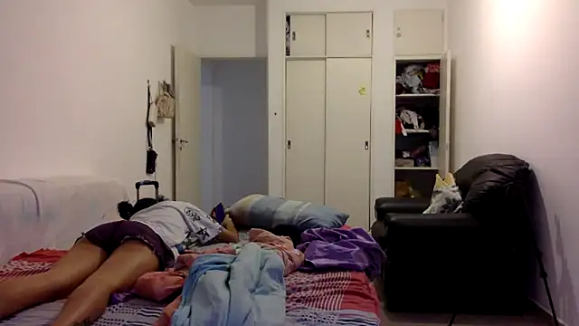 kendrafarq online show from January 14, 2026, 8:58 pm