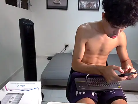 Dollarhot30 online show from October 28, 2025, 1:53 am