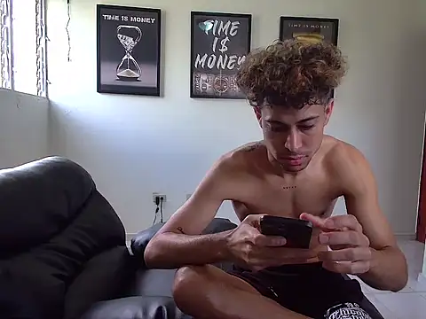 Dollarhot30 online show from March 18, 2026, 2:31 pm