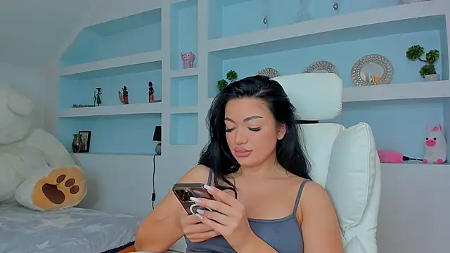 juicyjulie  online show from October 15, 2025, 7:41 am