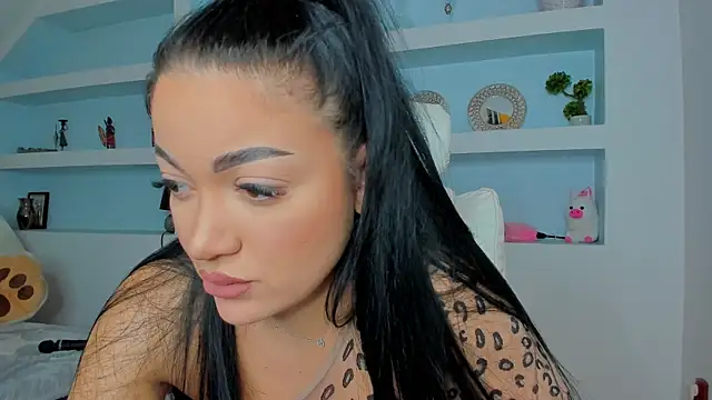 juicyjulie  online show from October 24, 2025, 6:37 pm