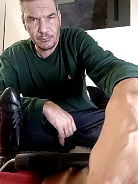 Snapshot of twitshe chatting on November 24, 2025, 4:07 pm twitshe online show from November 24, 2025, 4:07 pm