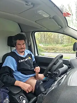 twitshe online show from March 25, 2026, 12:33 pm