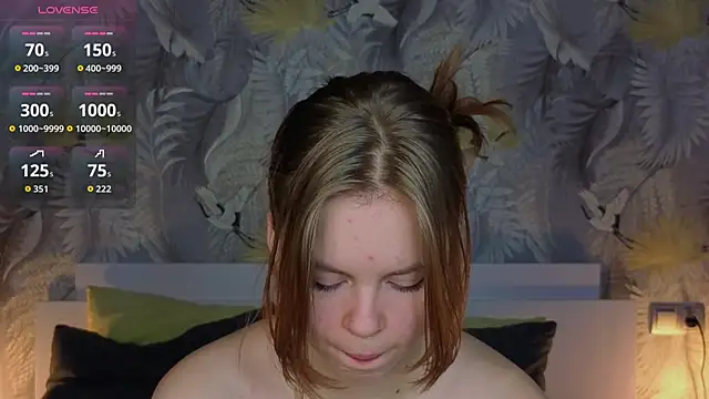 Snapshot of JulietteRain chatting on October 25, 2025, 4:46 pm JulietteRain online show from October 25, 2025, 4:46 pm