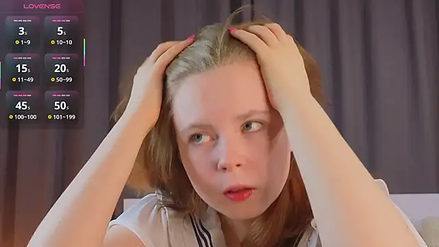 Snapshot of JulietteRain chatting on November 8, 2025, 4:07 pm JulietteRain online show from November 8, 2025, 4:07 pm