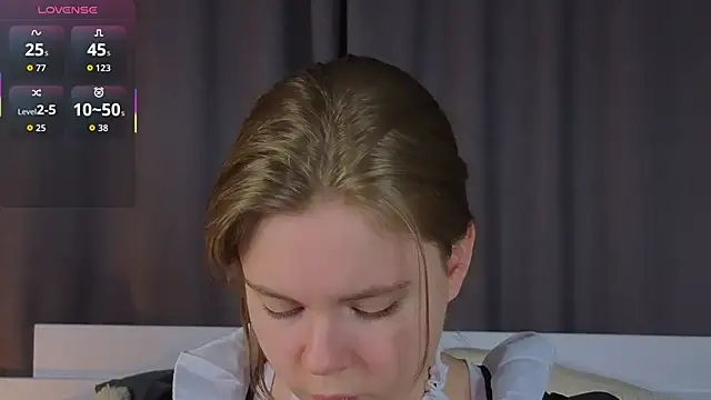 Snapshot of JulietteRain chatting on November 30, 2025, 5:39 pm JulietteRain online show from November 30, 2025, 5:39 pm