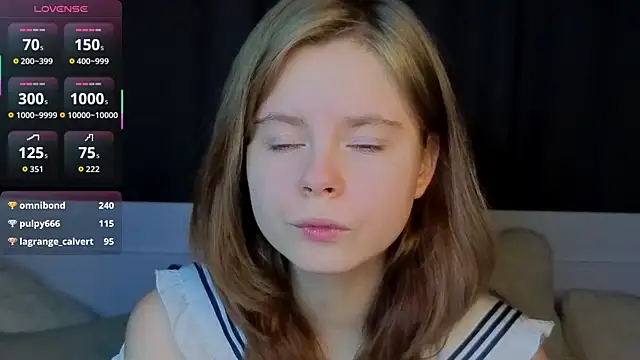 Snapshot of JulietteRain chatting on December 13, 2025, 7:53 pm JulietteRain online show from December 13, 2025, 7:53 pm