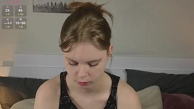 Snapshot of JulietteRain chatting on May 18, 2026, 6:14 pm JulietteRain online show from May 18, 2026, 6:14 pm