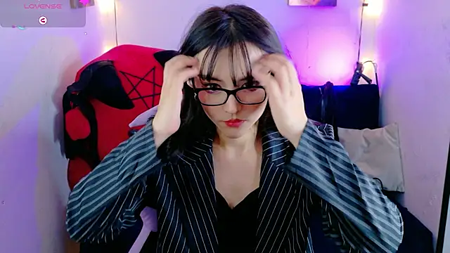 MiaVelvetDoll online show from November 25, 2025, 1:44 pm