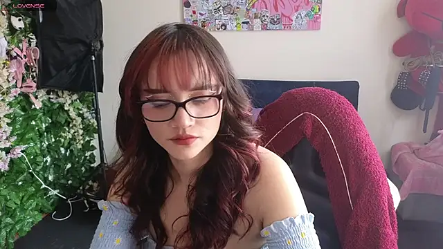 Snapshot of MiaVelvetDoll chatting on April 21, 2026, 1:50 pm MiaVelvetDoll online show from April 21, 2026, 1:50 pm