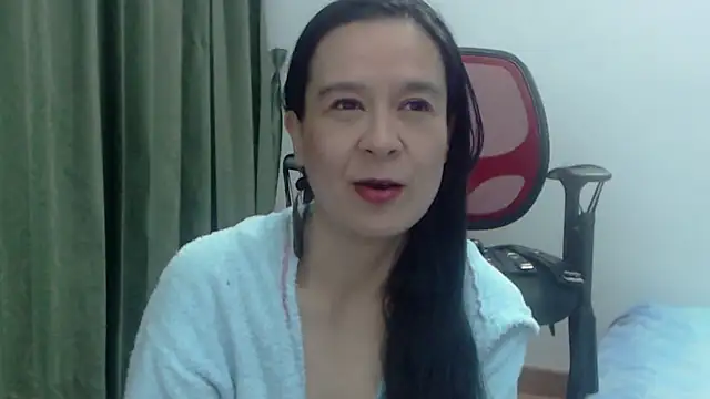 Snapshot of Aileendarkhot chatting on November 28, 2025, 5:43 am Aileendarkhot online show from November 28, 2025, 5:43 am