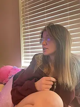 Snapshot of Riley_ray69 chatting on November 16, 2025, 6:57 pm Riley ray69 online show from November 16, 2025, 6:57 pm