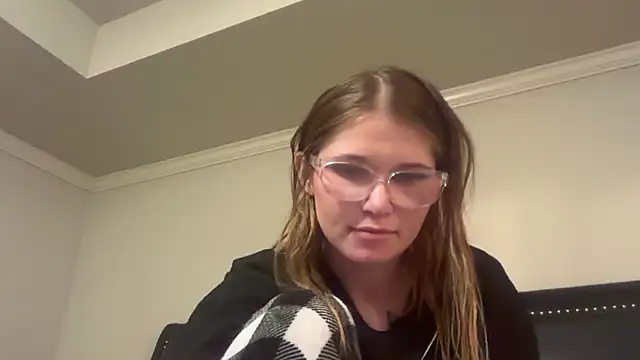 Snapshot of Riley_ray69 chatting on December 16, 2025, 3:44 am Riley ray69 online show from December 16, 2025, 3:44 am