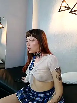 Snapshot of AnnyAndRoman chatting on October 16, 2025, 5:58 pm AnnyAndRoman online show from October 16, 2025, 5:58 pm