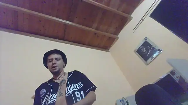 Snapshot of Juuaanp3 chatting on November 5, 2025, 11:16 pm Juuaanp3 online show from November 5, 2025, 11:16 pm