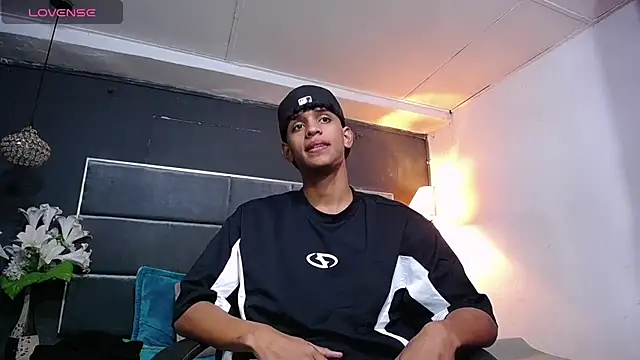 Snapshot of jhos_padill chatting on November 22, 2025, 1:43 pm jhos padill online show from November 22, 2025, 1:43 pm