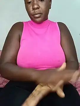 Snapshot of DarkQueen_94 chatting on July 5, 2026, 4:30 am DarkQueen 94 online show from July 5, 2026, 4:30 am