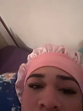 Snapshot of hotqueen02 chatting on April 15, 2026, 10:10 pm hotqueen02 online show from April 15, 2026, 10:10 pm