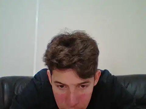 Maxtaylor18 online show from November 11, 2025, 4:12 am