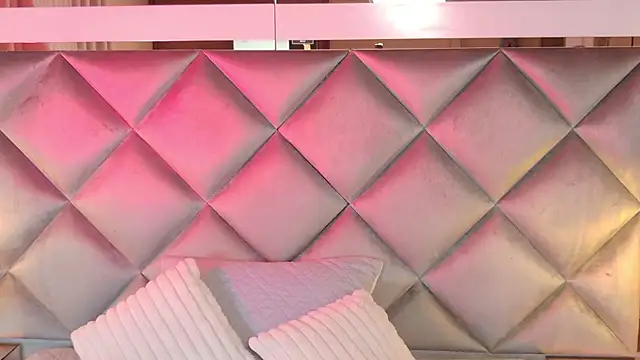 gemma sm online show from November 26, 2025, 3:18 am