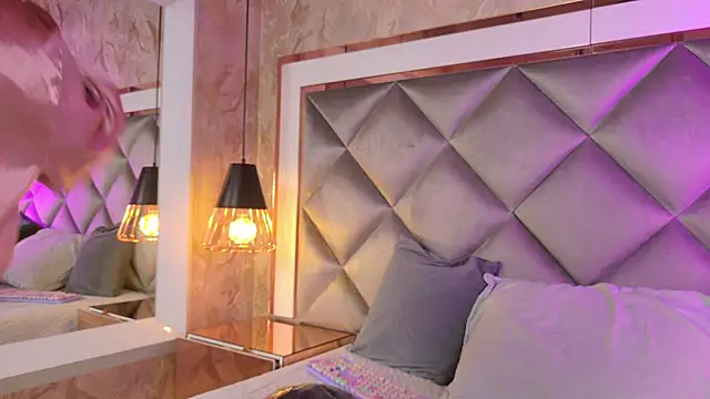 gemma sm online show from December 19, 2025, 3:13 am