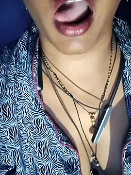 Snapshot of sweet_jasmin1 chatting on November 1, 2025, 7:27 pm sweet jasmin1 online show from November 1, 2025, 7:27 pm