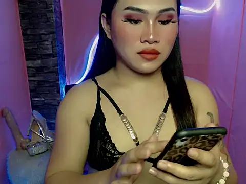 Snapshot of pretty_lassy chatting on November 7, 2025, 3:34 pm pretty lassy online show from November 7, 2025, 3:34 pm