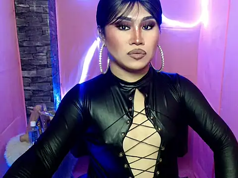 Snapshot of pretty_lassy chatting on November 14, 2025, 3:44 pm pretty lassy online show from November 14, 2025, 3:44 pm