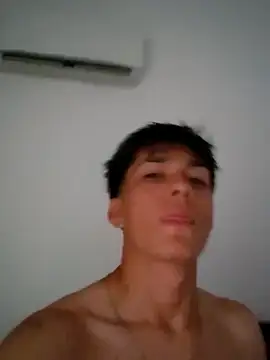 Snapshot of LUISSLEONN0958 chatting on November 9, 2025, 10:30 pm LUISSLEONN0958 online show from November 9, 2025, 10:30 pm