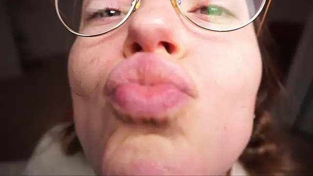 Scorpion Peach online show from November 15, 2025, 5:09 pm