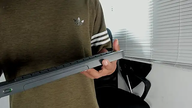 tyler twink boy online show from September 12, 2025, 1:55 pm