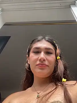 Isa Villamarin online show from September 16, 2025, 2:40 pm