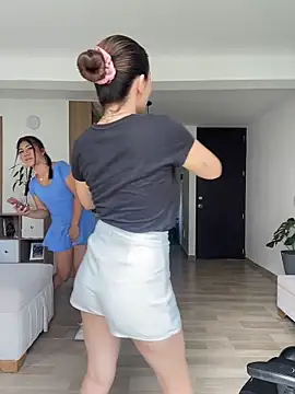 Isa Villamarin online show from October 23, 2025, 3:44 pm