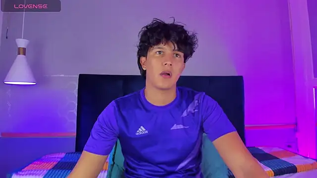 Leo Savage  online show from September 10, 2025, 4:01 am