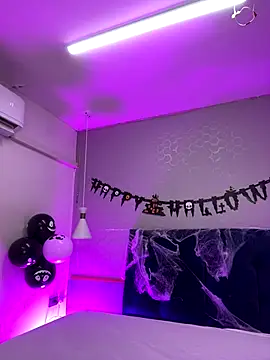 Leo Savage  online show from October 12, 2025, 3:16 am