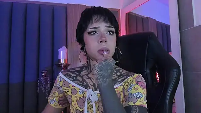 misstomie  online show from April 17, 2026, 6:22 pm